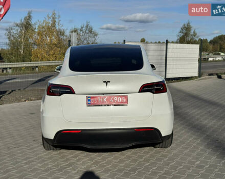Белый Тесла Model Y, объемом двигателя 0 л и пробегом 26 тыс. км за 29900 $, фото 6 на Automoto.ua
