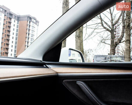 Білий Тесла Model Y, об'ємом двигуна 0 л та пробігом 11 тис. км за 30000 $, фото 41 на Automoto.ua