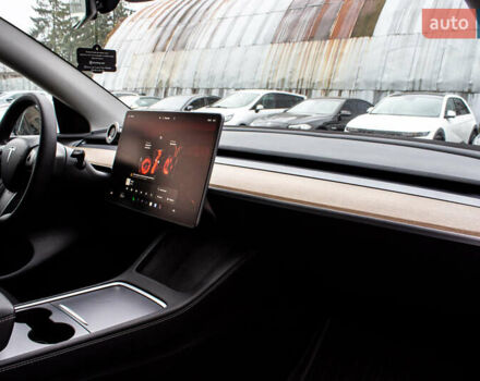 Білий Тесла Model Y, об'ємом двигуна 0 л та пробігом 11 тис. км за 30000 $, фото 35 на Automoto.ua