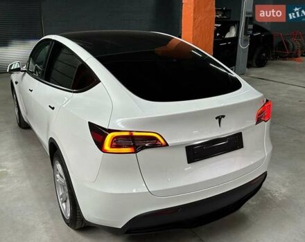 Белый Тесла Model Y, объемом двигателя 0 л и пробегом 25 тыс. км за 31500 $, фото 15 на Automoto.ua