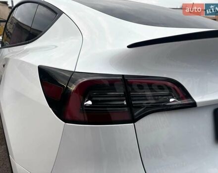 Белый Тесла Model Y, объемом двигателя 0 л и пробегом 25 тыс. км за 33290 $, фото 14 на Automoto.ua