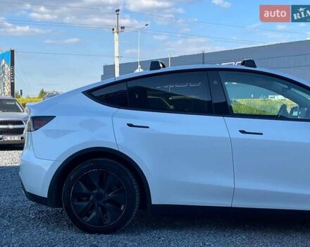 Белый Тесла Model Y, объемом двигателя 0 л и пробегом 34 тыс. км за 31440 $, фото 10 на Automoto.ua
