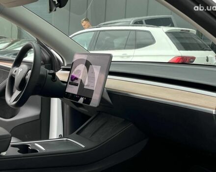 Белый Тесла Model Y, объемом двигателя 0 л и пробегом 33 тыс. км за 34890 $, фото 18 на Automoto.ua