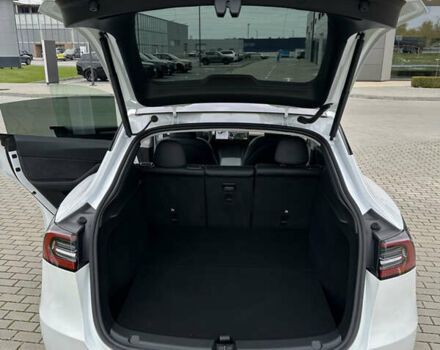 Белый Тесла Model Y, объемом двигателя 0 л и пробегом 6 тыс. км за 27000 $, фото 16 на Automoto.ua