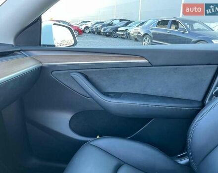 Белый Тесла Model Y, объемом двигателя 0 л и пробегом 34 тыс. км за 30890 $, фото 40 на Automoto.ua