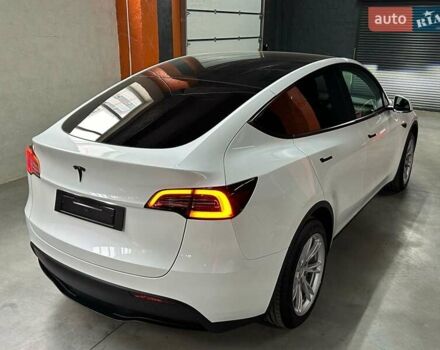 Белый Тесла Model Y, объемом двигателя 0 л и пробегом 25 тыс. км за 31500 $, фото 13 на Automoto.ua