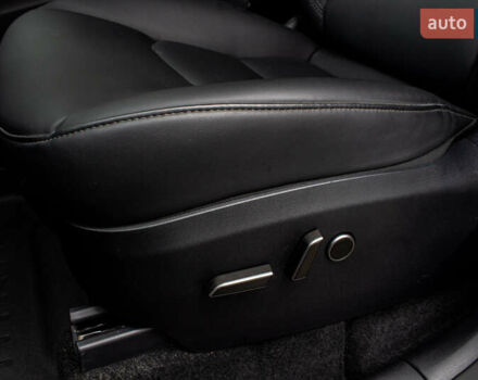 Білий Тесла Model Y, об'ємом двигуна 0 л та пробігом 11 тис. км за 30000 $, фото 39 на Automoto.ua