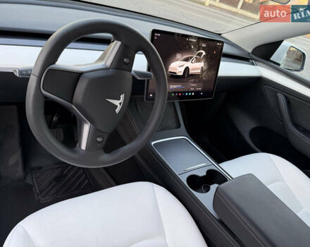 Белый Тесла Model Y, объемом двигателя 0 л и пробегом 17 тыс. км за 37500 $, фото 6 на Automoto.ua
