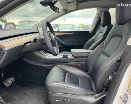 Белый Тесла Model Y, объемом двигателя 0 л и пробегом 33 тыс. км за 34890 $, фото 40 на Automoto.ua
