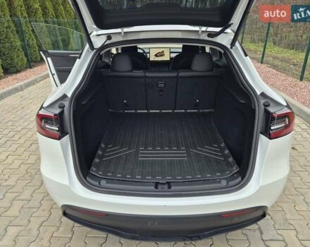 Білий Тесла Model Y, об'ємом двигуна 0 л та пробігом 26 тис. км за 25500 $, фото 10 на Automoto.ua