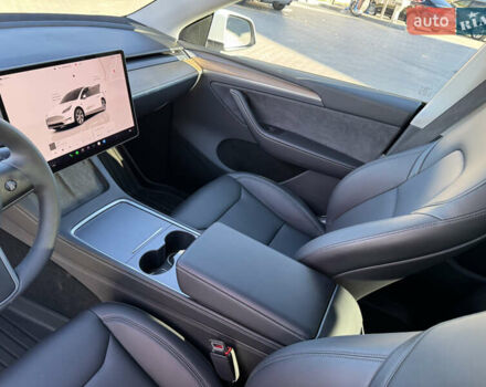 Белый Тесла Model Y, объемом двигателя 0 л и пробегом 26 тыс. км за 29900 $, фото 24 на Automoto.ua