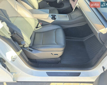 Белый Тесла Model Y, объемом двигателя 0 л и пробегом 26 тыс. км за 29900 $, фото 37 на Automoto.ua