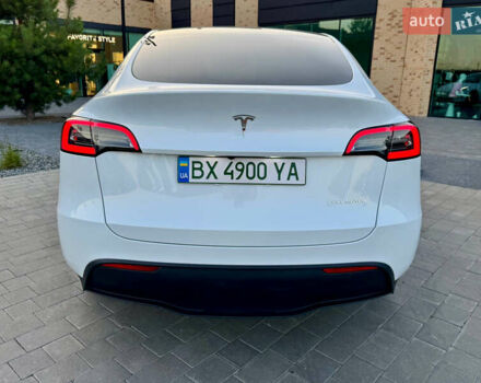 Білий Тесла Model Y, об'ємом двигуна 0 л та пробігом 61 тис. км за 30000 $, фото 4 на Automoto.ua