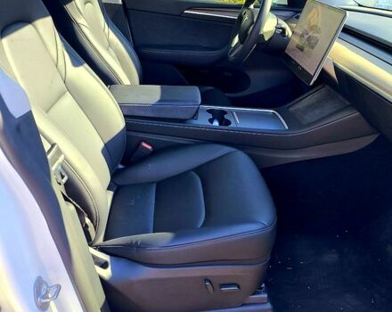 Белый Тесла Model Y, объемом двигателя 0 л и пробегом 19 тыс. км за 24000 $, фото 10 на Automoto.ua