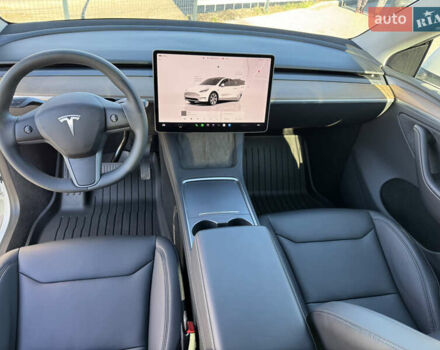 Белый Тесла Model Y, объемом двигателя 0 л и пробегом 26 тыс. км за 29900 $, фото 26 на Automoto.ua