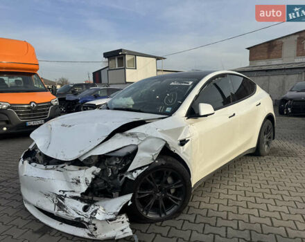 Белый Тесла Model Y, объемом двигателя 0 л и пробегом 5 тыс. км за 17800 $, фото 6 на Automoto.ua