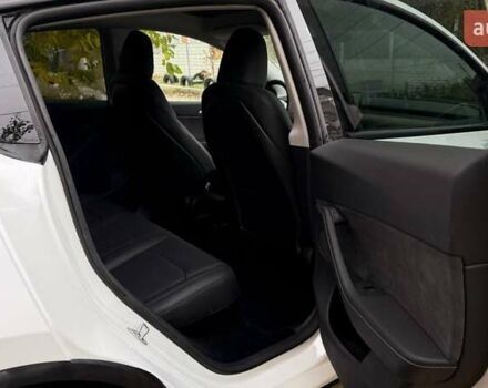 Белый Тесла Model Y, объемом двигателя 0 л и пробегом 20 тыс. км за 31500 $, фото 6 на Automoto.ua