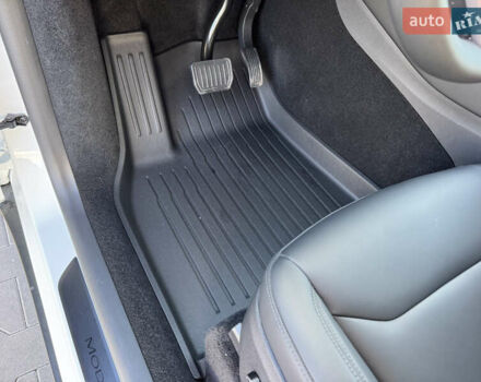 Белый Тесла Model Y, объемом двигателя 0 л и пробегом 26 тыс. км за 29900 $, фото 56 на Automoto.ua