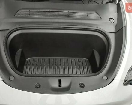 Белый Тесла Model Y, объемом двигателя 0 л и пробегом 8 тыс. км за 27300 $, фото 7 на Automoto.ua