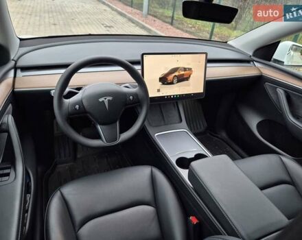 Білий Тесла Model Y, об'ємом двигуна 0 л та пробігом 26 тис. км за 25500 $, фото 6 на Automoto.ua