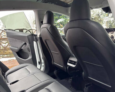 Белый Тесла Model Y, объемом двигателя 0 л и пробегом 16 тыс. км за 30999 $, фото 47 на Automoto.ua