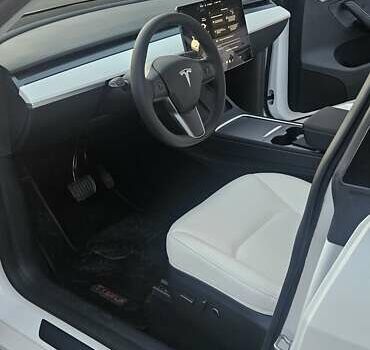 Білий Тесла Model Y, об'ємом двигуна 0 л та пробігом 1 тис. км за 39000 $, фото 6 на Automoto.ua