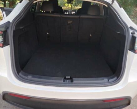 Білий Тесла Model Y, об'ємом двигуна 0 л та пробігом 25 тис. км за 32500 $, фото 14 на Automoto.ua