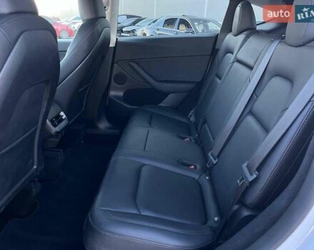 Белый Тесла Model Y, объемом двигателя 0 л и пробегом 34 тыс. км за 30890 $, фото 36 на Automoto.ua