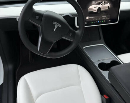 Белый Тесла Model Y, объемом двигателя 0 л и пробегом 23 тыс. км за 26500 $, фото 28 на Automoto.ua