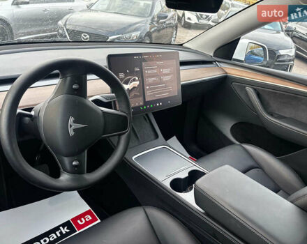 Белый Тесла Model Y, объемом двигателя 0 л и пробегом 25 тыс. км за 33290 $, фото 17 на Automoto.ua