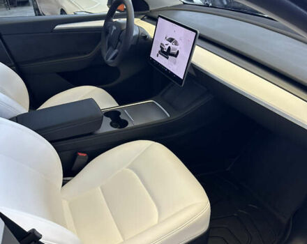 Белый Тесла Model Y, объемом двигателя 0 л и пробегом 22 тыс. км за 34500 $, фото 26 на Automoto.ua