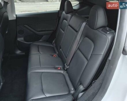 Белый Тесла Model Y, объемом двигателя 0 л и пробегом 18 тыс. км за 29000 $, фото 27 на Automoto.ua