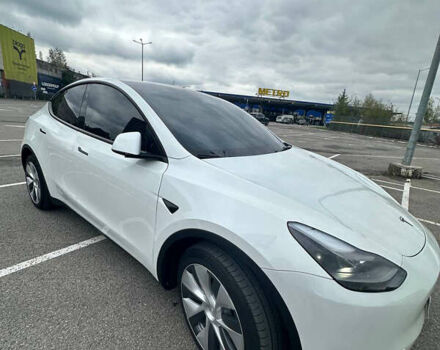 Белый Тесла Model Y, объемом двигателя 0 л и пробегом 35 тыс. км за 29000 $, фото 3 на Automoto.ua