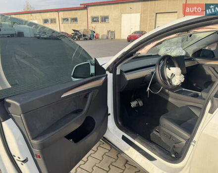 Белый Тесла Model Y, объемом двигателя 0 л и пробегом 5 тыс. км за 17800 $, фото 17 на Automoto.ua
