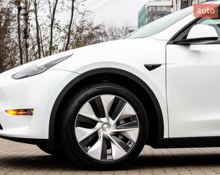 Білий Тесла Model Y, об'ємом двигуна 0 л та пробігом 11 тис. км за 30000 $, фото 8 на Automoto.ua