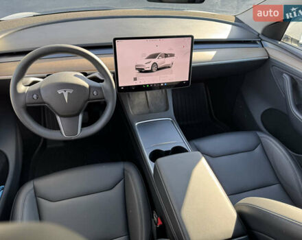 Белый Тесла Model Y, объемом двигателя 0 л и пробегом 26 тыс. км за 29900 $, фото 45 на Automoto.ua