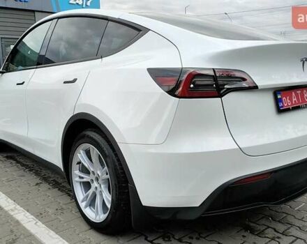 Белый Тесла Model Y, объемом двигателя 0 л и пробегом 7 тыс. км за 27500 $, фото 5 на Automoto.ua