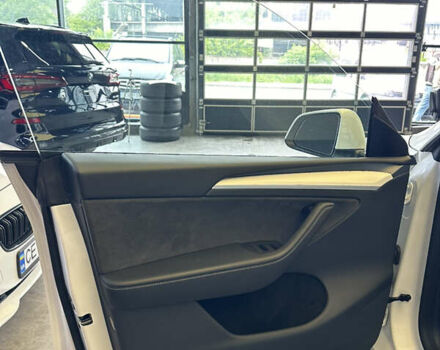 Белый Тесла Model Y, объемом двигателя 0 л и пробегом 22 тыс. км за 34500 $, фото 17 на Automoto.ua