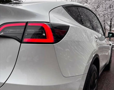 Белый Тесла Model Y, объемом двигателя 0 л и пробегом 16 тыс. км за 30999 $, фото 17 на Automoto.ua