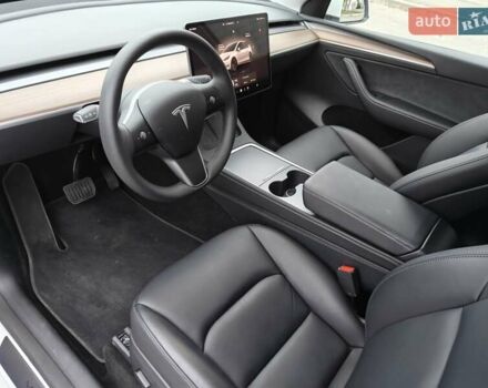 Белый Тесла Model Y, объемом двигателя 0 л и пробегом 18 тыс. км за 29000 $, фото 30 на Automoto.ua