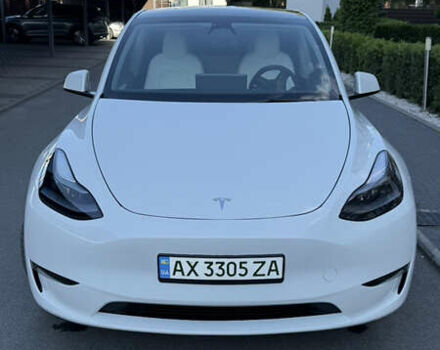 Белый Тесла Model Y, объемом двигателя 0 л и пробегом 10 тыс. км за 29500 $, фото 1 на Automoto.ua