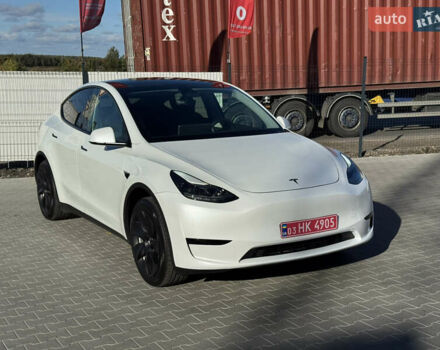 Белый Тесла Model Y, объемом двигателя 0 л и пробегом 26 тыс. км за 29900 $, фото 12 на Automoto.ua