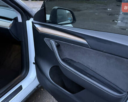 Білий Тесла Model Y, об'ємом двигуна 0 л та пробігом 96 тис. км за 19900 $, фото 22 на Automoto.ua