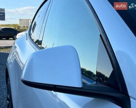 Белый Тесла Model Y, объемом двигателя 0 л и пробегом 34 тыс. км за 30890 $, фото 14 на Automoto.ua