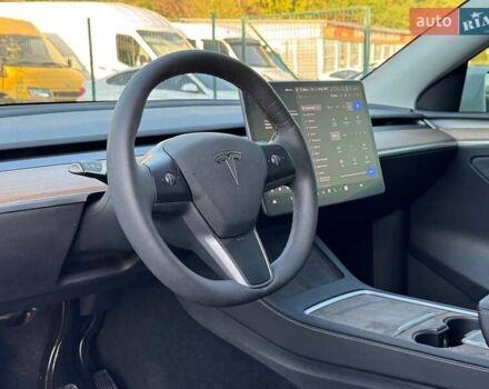 Белый Тесла Model Y, объемом двигателя 0 л и пробегом 23 тыс. км за 29999 $, фото 16 на Automoto.ua