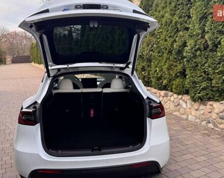 Белый Тесла Model Y, объемом двигателя 0 л и пробегом 1 тыс. км за 31111 $, фото 13 на Automoto.ua