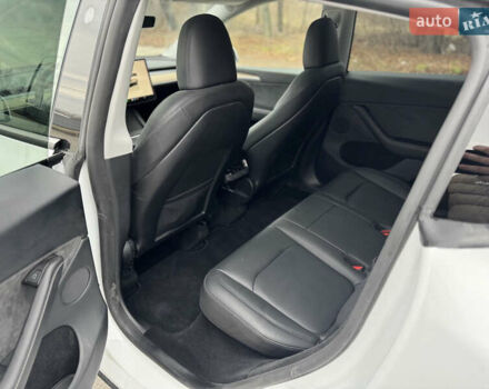 Белый Тесла Model Y, объемом двигателя 0 л и пробегом 10 тыс. км за 32000 $, фото 16 на Automoto.ua