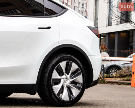 Білий Тесла Model Y, об'ємом двигуна 0 л та пробігом 11 тис. км за 30000 $, фото 20 на Automoto.ua