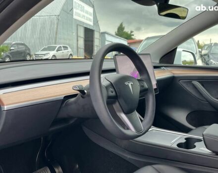 Белый Тесла Model Y, объемом двигателя 0 л и пробегом 33 тыс. км за 34890 $, фото 41 на Automoto.ua