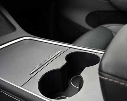 Белый Тесла Model Y, объемом двигателя 0 л и пробегом 16 тыс. км за 30999 $, фото 61 на Automoto.ua